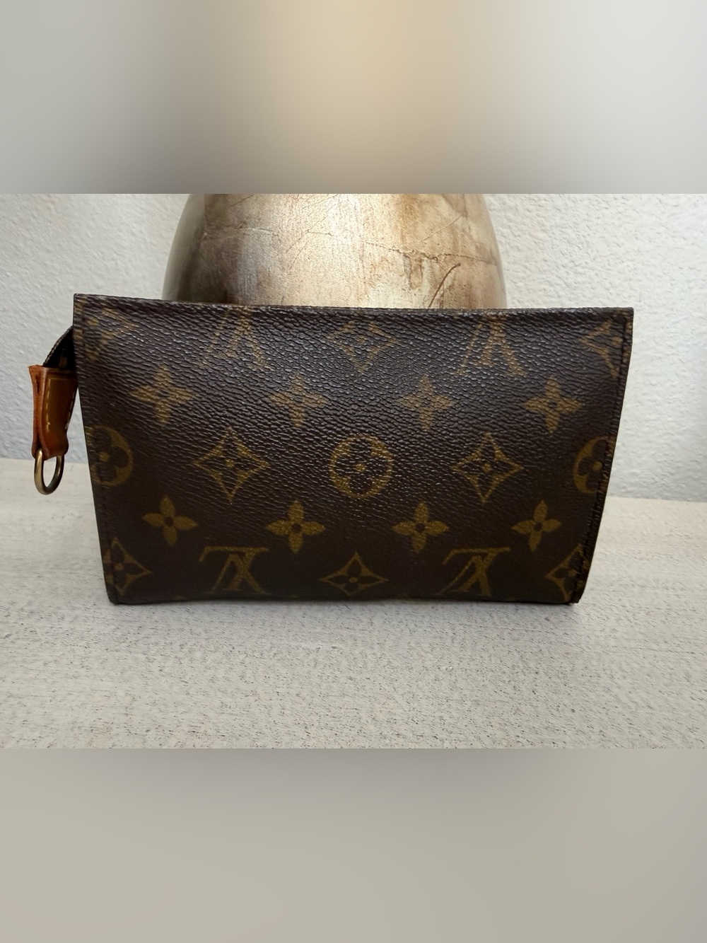 LOUIS VUITTON Monogram Bucket Pouch PM - Picture 3 of 11
